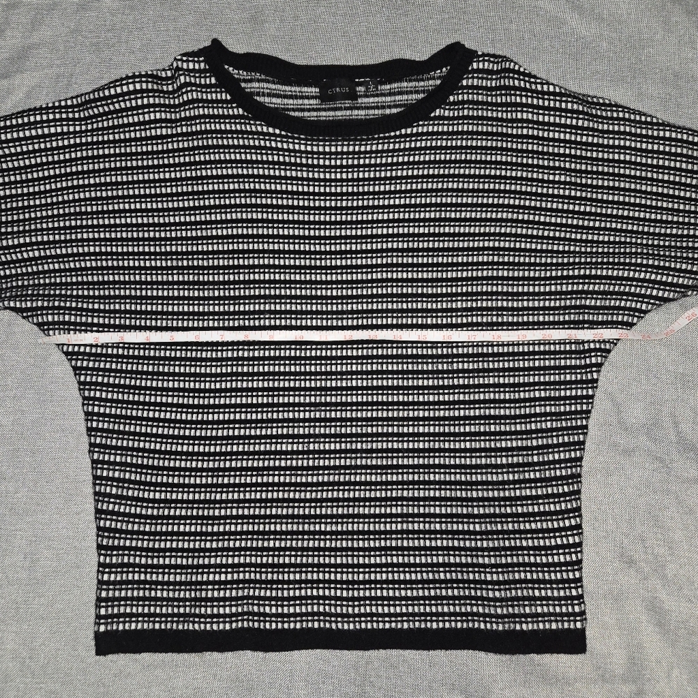 Cyrus Black & White Checkered Sweater Dolman Sleeves Size Large - Picture 5 of 9